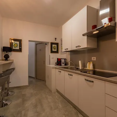Urban Sirena Bed & Breakfast *