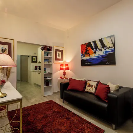 Urban Sirena Bed & Breakfast 3*