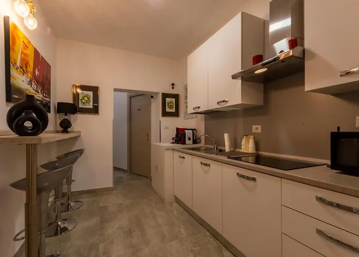 Urban Sirena Bed & Breakfast 3*